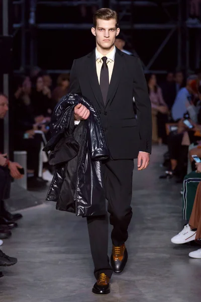 Look 42